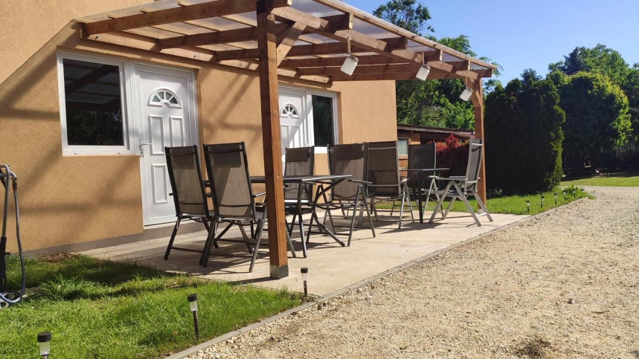Апартаменты Lelle Lelke Apartmanhaz Балатонлелле Экстерьер фото